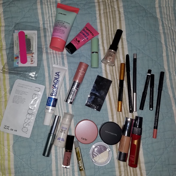 Free gift with $75+ purchase or 3+ items! - Picture 2 of 6